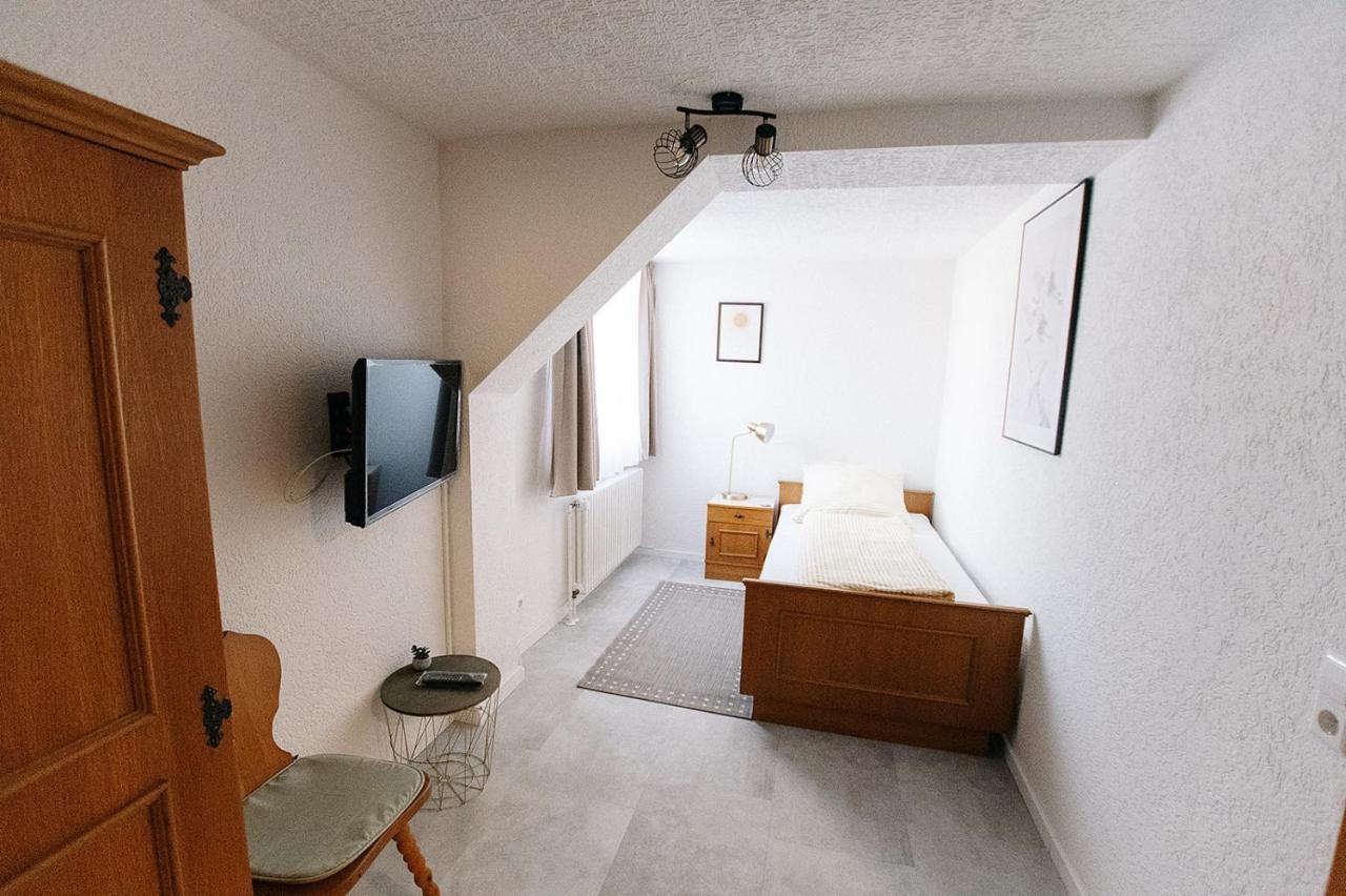 Gasthof Loewen Frickenhausen  Extérieur photo