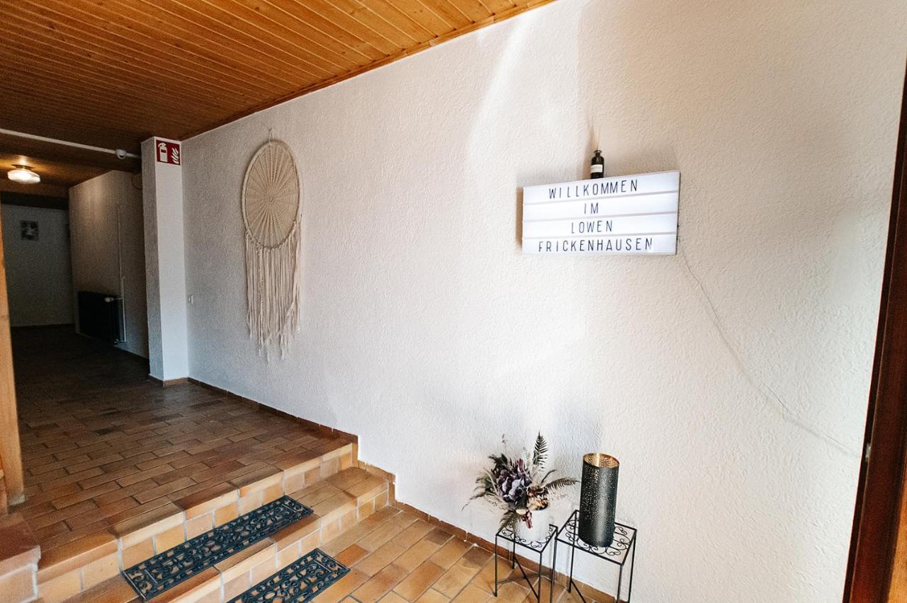 Gasthof Loewen Frickenhausen  Extérieur photo